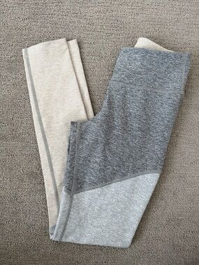 NWOT Outdoor voices Colorblock Gray and Beige Active Leggings size XS